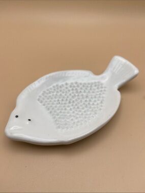 Vintage White Ceramic Fish Shaped Ginger Grater - Made in Japan